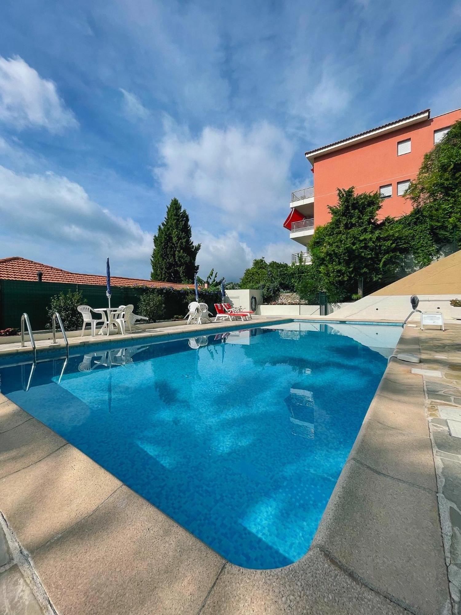 Mansfield Vue Carte Postale Terrasse Piscine Calme Port A 200M A Pied Daire Menton Dış mekan fotoğraf